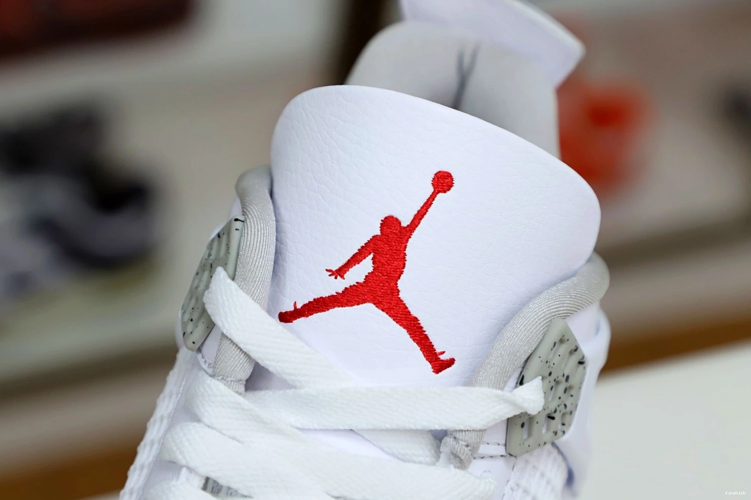 RETRO JORDAN 'WHITE OREO' 4 AIR 0921